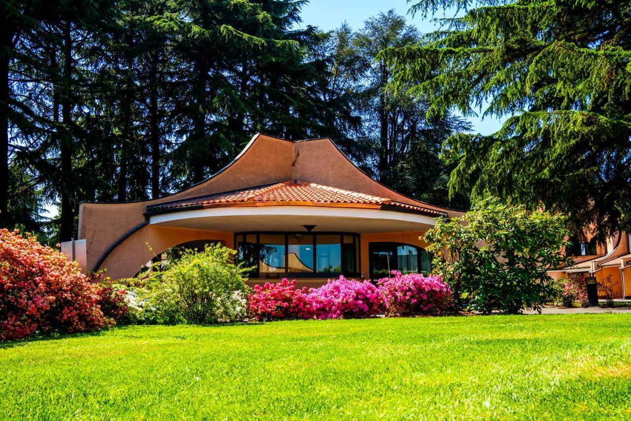 Hotel Pineta Busto Arsizio Exterior foto